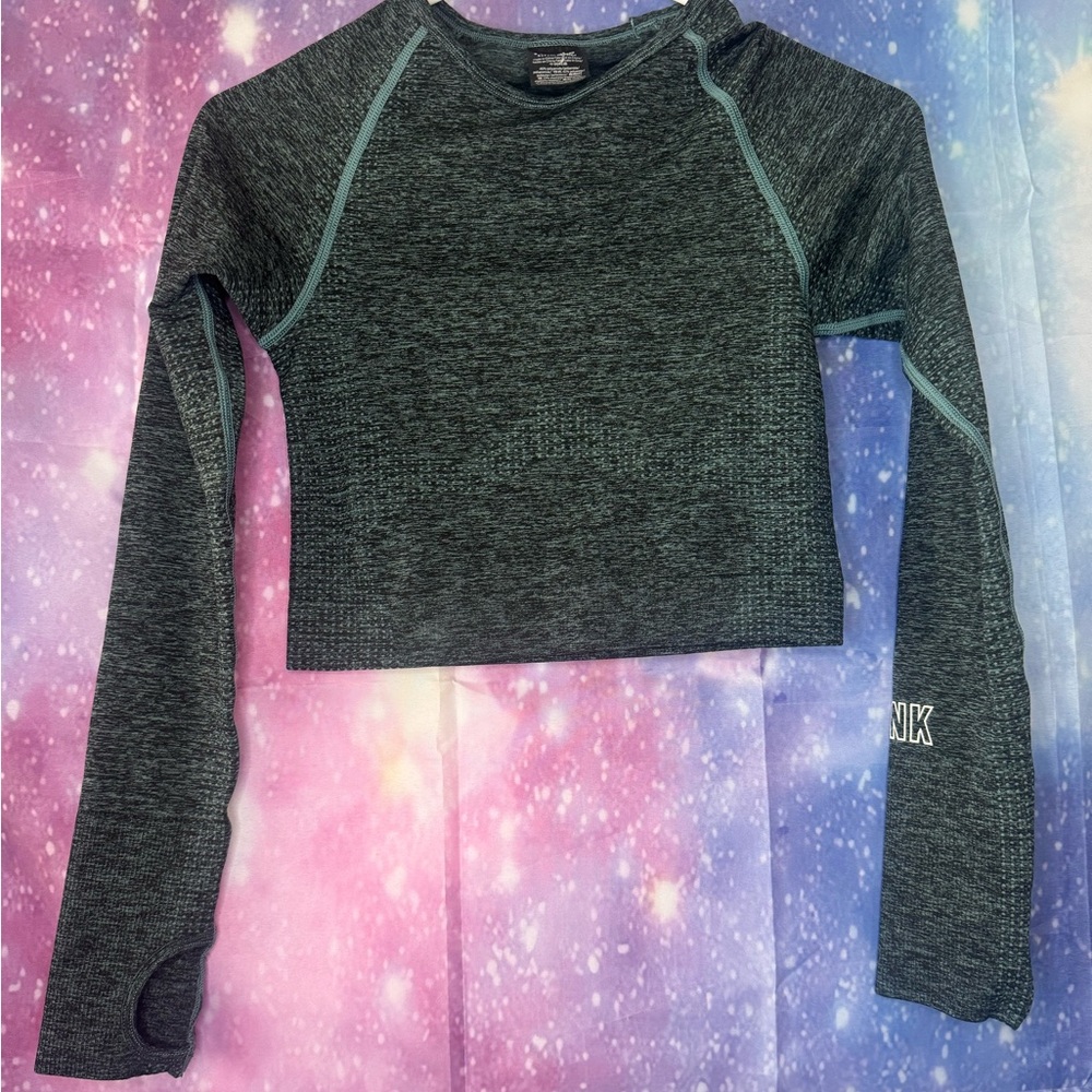 Pink seamless cropped long sleeve shirt 🛍